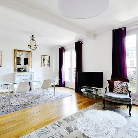 Beautiful 1br Right Next To Sacre Coeur Montmartre Parigi